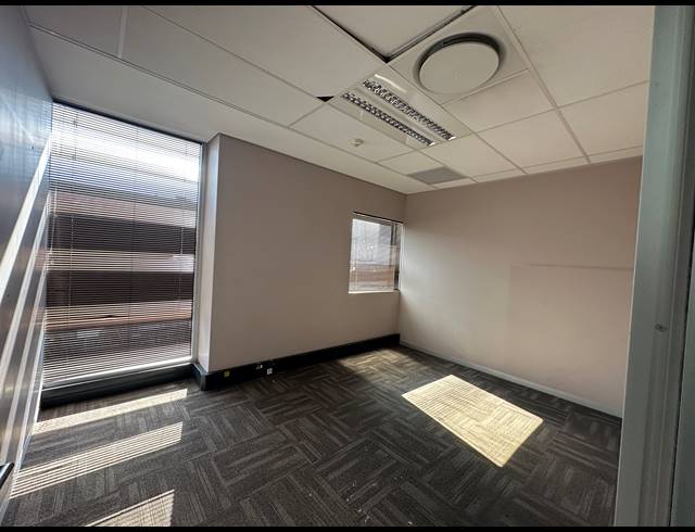 493.70M² OFFICE TO LET IN HIGHVELD